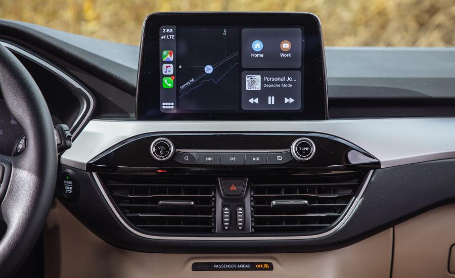 Детали интерьера Ford Escape SE 2019 года  (NA) (фото 29 из 40)
